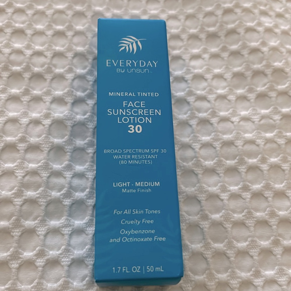 Everyday tinted sunscreen by Unsun